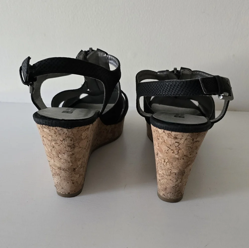 White Mountain Black Zip-Front Cork Wedge Sandals – Size 8.5